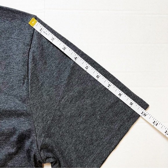✨NEW!✨ Amazon Essential Gray Slim Shirt Sleeve Tee - Large - Picture 8 of 9